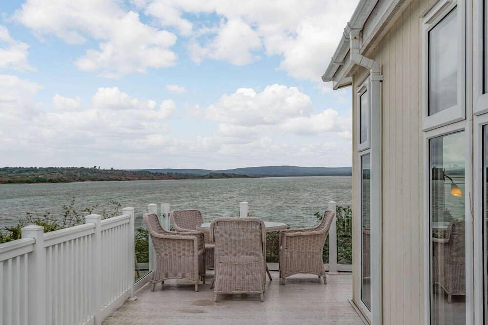 Bay View 2 Bed Lodge with Sea Views Poole Harbour Sleeps 4 in Poole, Poole Harbour