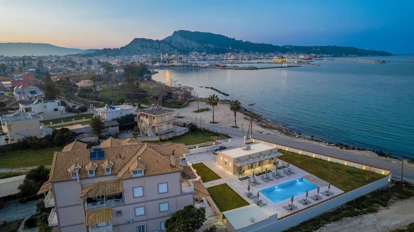 Ferienwohnung für 2 Personen, mit Ausblick und Garten sowie Pool in Zakynthos Stadt