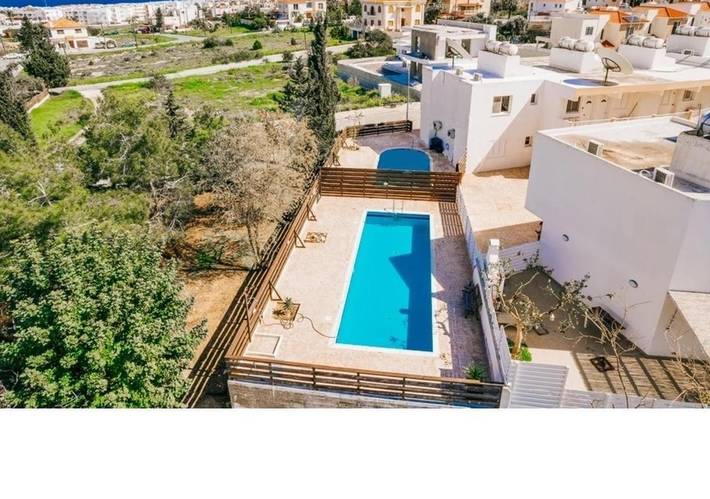 Appartement de vacances pour 4 personnes, avec balcon ainsi que piscine et vue