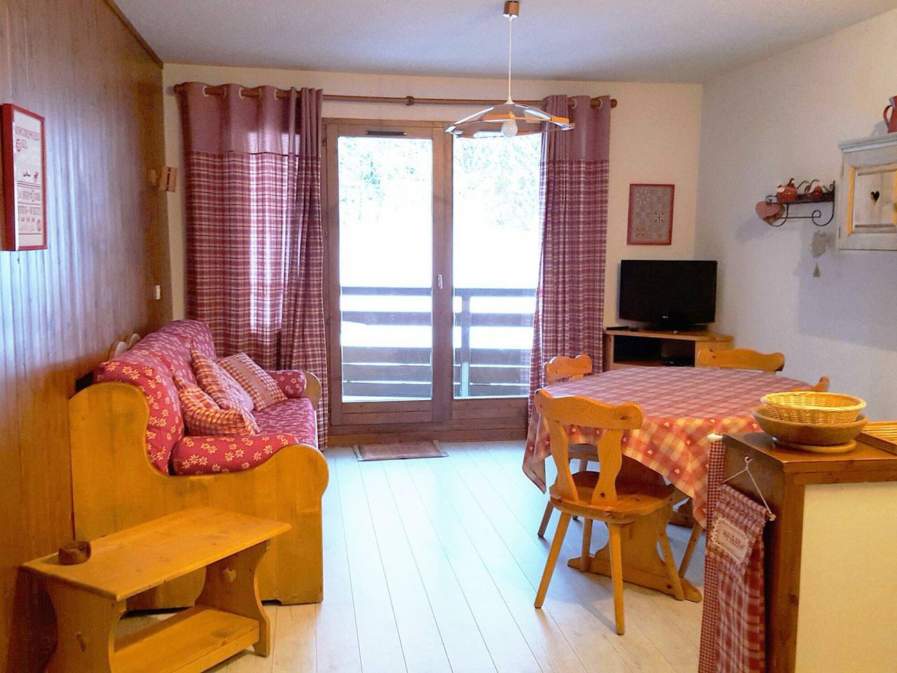 Apartamento entero, T3 Montaña, 2 habitaciones, en el centro, a pie de pistas in La Tania, La Perrière