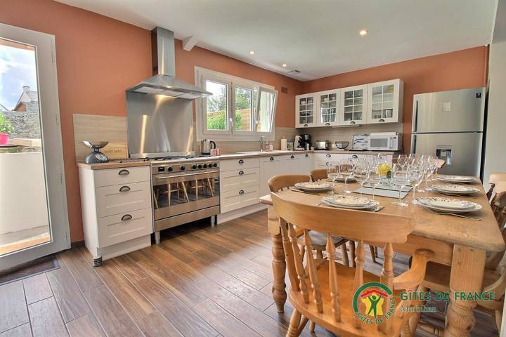 Gîte pour 8 personnes, avec jardin ainsi que piscine et terrasse à Muzillac - 2