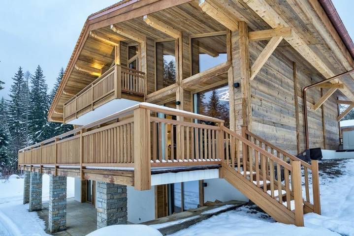 Ferienhaus für 10 Personen, mit Balkon und Terrasse sowie Garten und Pool