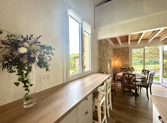 Gîte pour 6 personnes, avec terrasse ainsi que jardin et piscine à Savignac-de-Duras - 4