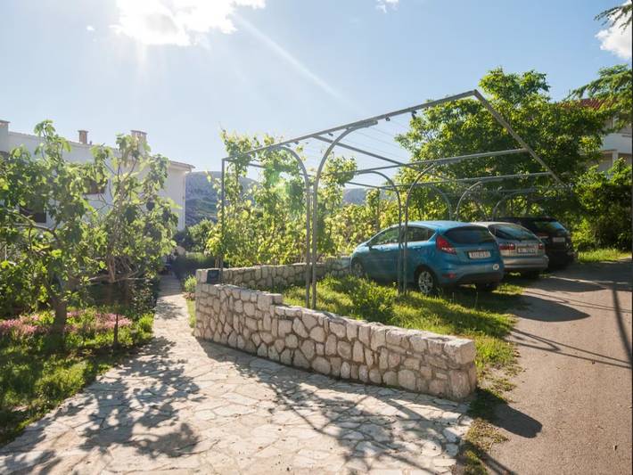 Apartamento entero, Apartamento-estudio con balcón y vista al mar Baska, Krk As-23742-a in Vela plaža, Baska