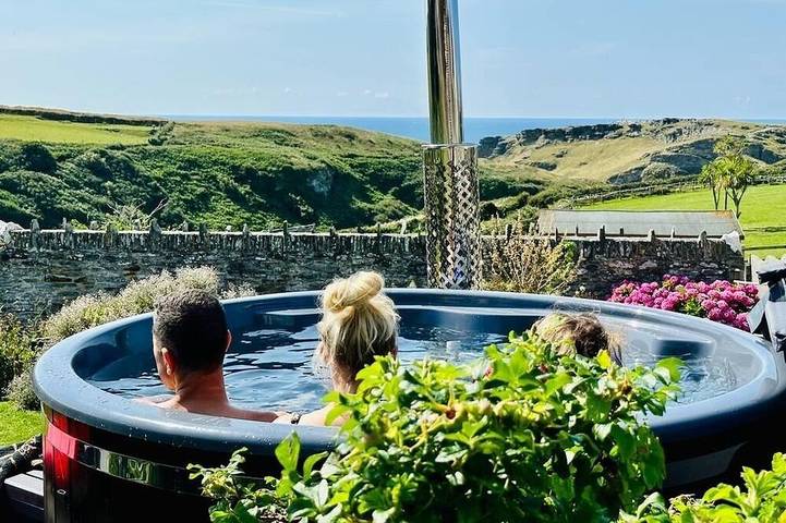 Maison de vacances pour 18 personnes, avec jardin ainsi que jacuzzi et terrasse, animaux acceptés à Cornouailles