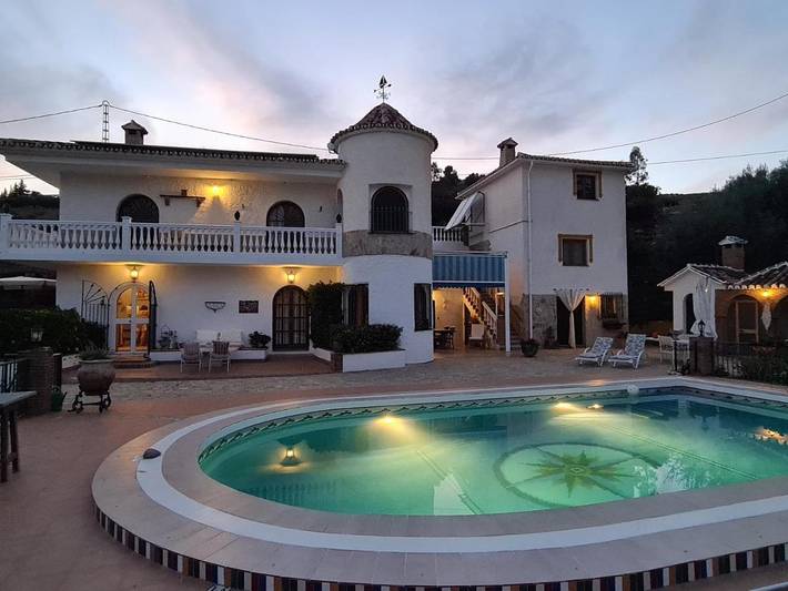Chambre d’hôte pour 2 personnes, avec Terrasse et Jardin ainsi que Piscine et Vue à Alcaucín
