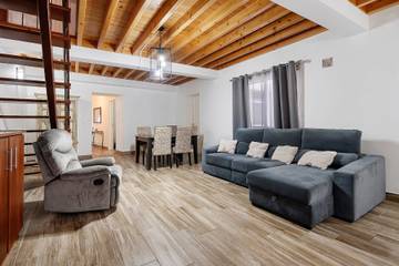 Villa for 5 Guests in Ribeira Grande (Azores), São Miguel, Picture 1