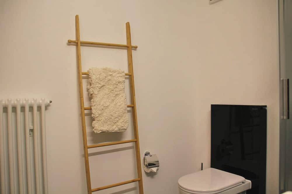 Geheel appartement, Seeblick 20min nach Interlaken in Spiez, Meer van Thun