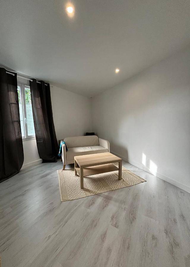 Location de vacances pour 3 personnes, avec terrasse et jardin à Mantes-la-Jolie - 2
