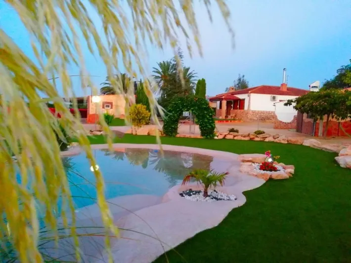 Casa de vacaciones para 8 personas, con vistas además de piscina y jardín, Familias con niños - 1