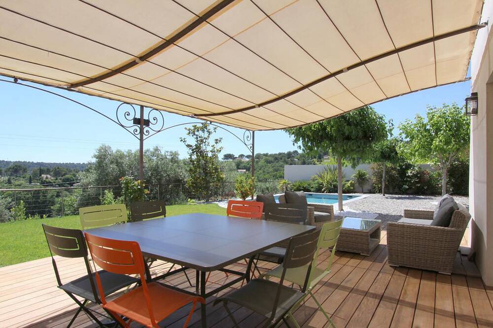 Villa climatisée tout confort au calme avec vues magnifiques. in Éguilles, Région d'Aix-en-Provence