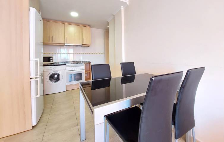 Appartement de vacances entier, Appartement confortable avec terrasse, climatisation et parking à 400 m de la plage à Daimús in Bellreguard, Costa de Valencia