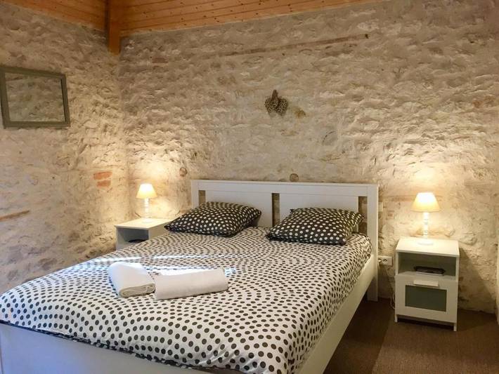 Location de vacances pour 5 personnes, avec jardin ainsi que vue et piscine, animaux acceptés à Montpezat-de-Quercy - 3