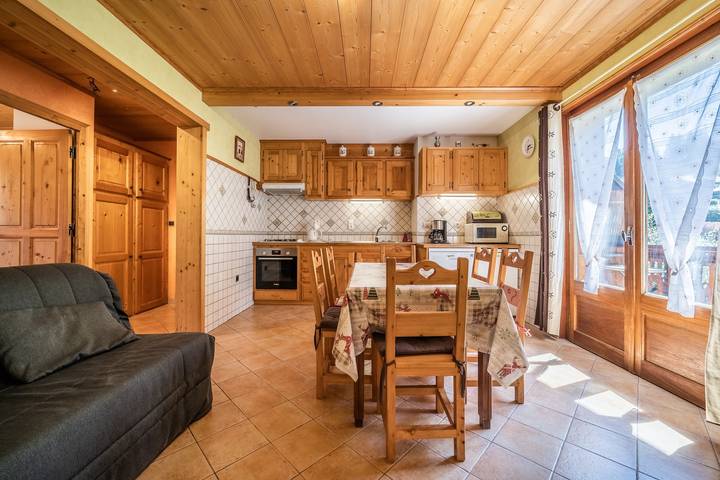 Ganze Wohnung, Ferienwohnung 'Chénives 2 - Morzine' mit Bergblick, Privatem Garten und Wlan in Morzine, Les Portes du Soleil