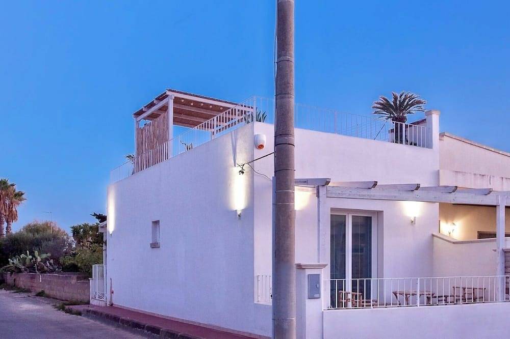 Ganze Wohnung, Terrazza delle Anfore Elegant Apartment with Rooftop by the sea, near Gallipoli in Capilungo, Golf von Tarent