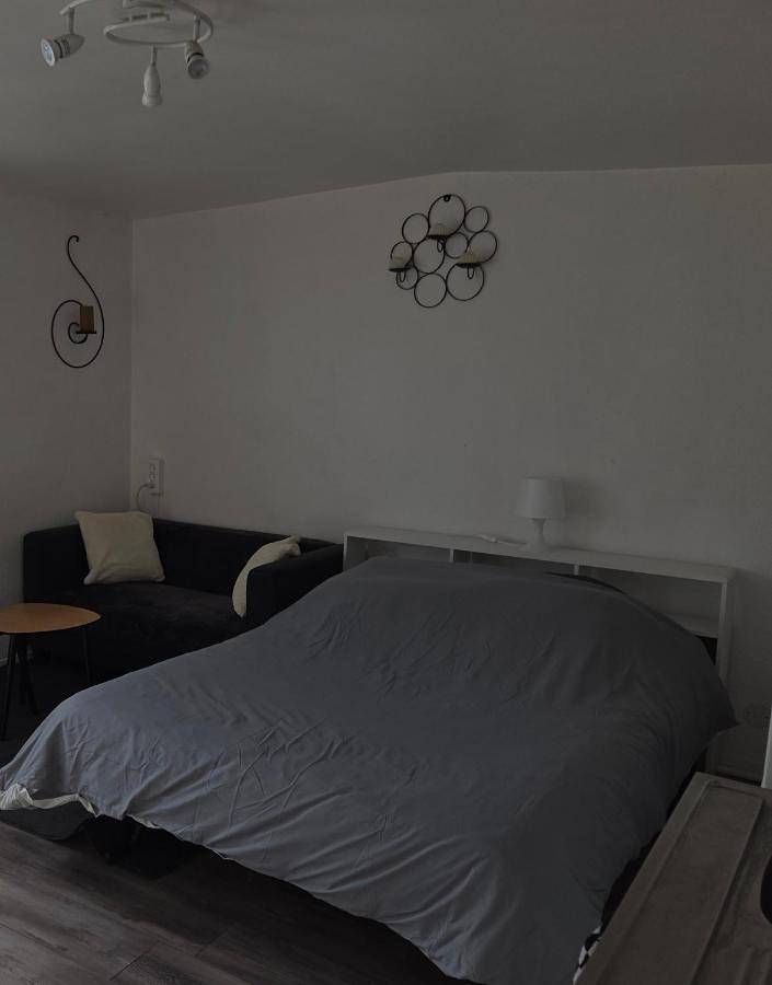 Studio avec terrasse et jardin in Roissy-en-Brie, Seine-et-Marne