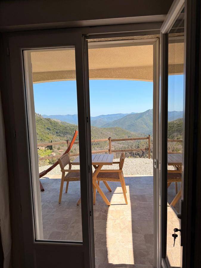 Gîte pour 2 personnes, avec terrasse et vue à Venaco - 2