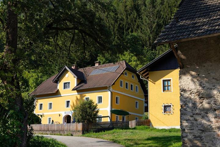 Ferienwohnung für 4 Personen, mit Terrasse und Garten sowie Ausblick in Reißeck