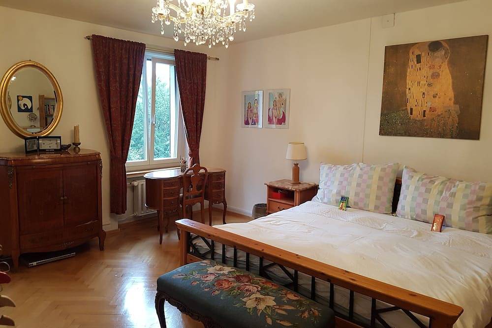 Entire apartment, Hottingen: 3 lg. Br, 3  Bath, wash/dr., elegant, bright, spacious Apt. for 6 - 7 in Zürich 32 Neumünster, Zurich