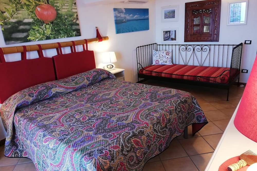 Entire apartment, Castellabate - Panoramic apartment overlooking the Gulf of Salerno in Castellabate, Cilento