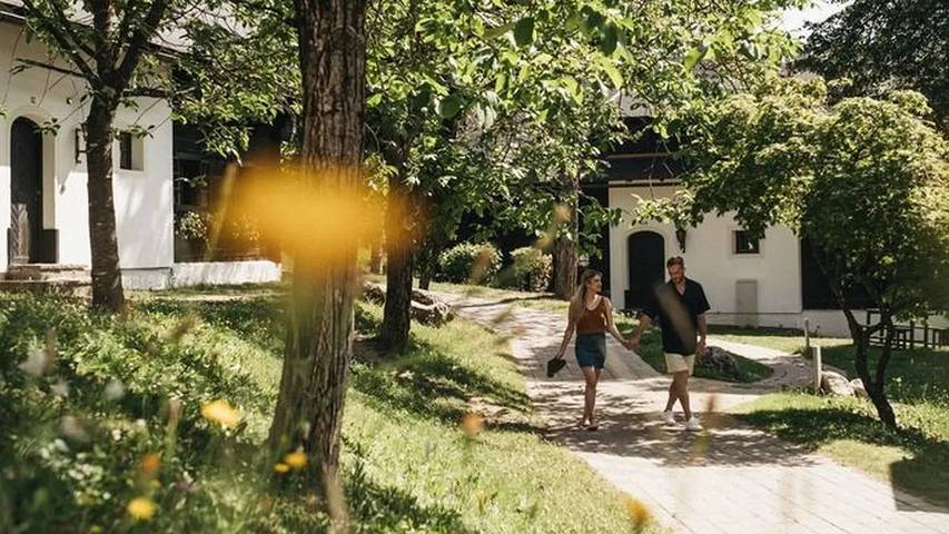 Ferienwohnung für 4 Personen, mit Sauna und Garten sowie Pool am Faaker See