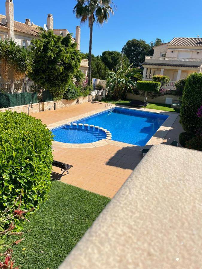 Maison de vacances pour 8 personnes, avec vue ainsi que jardin et piscine