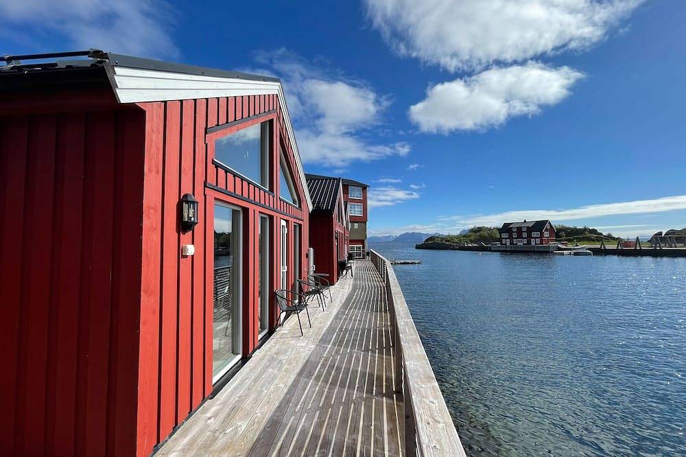 Reinvikbua - Seaside Cabin in Finnvika, Stamsund in Stamsund, Vestvågøy