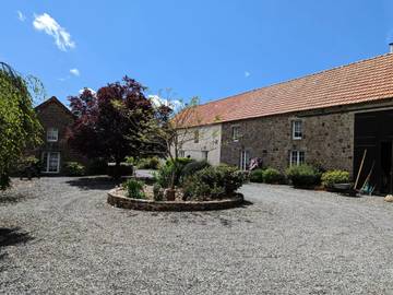 Location de vacances pour 4 personnes, avec jardin et piscine à Vesly