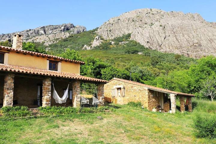 Casa rural para 2 personas, con vistas y piscina además de jardín y terraza en Las Villuercas - 3