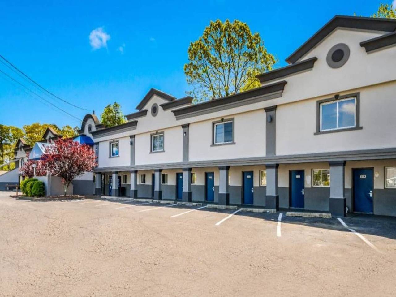 Apartamento entero, 2 camas tamaño queen | Microondas in Rancho Mirage, Coachella Valley