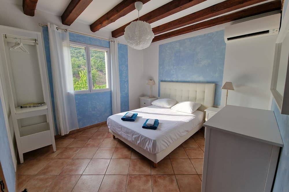 Villa piscine climatisée 6 chambres (7 ch dès 13p) calme et nature -proche plage in Rayol-Canadel-sur-Mer, Côte méditerranéenne (France)