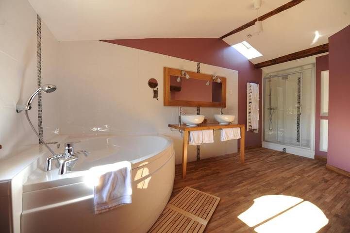 Hôtel pour 2 personnes, avec jardin et piscine ainsi que vue et sauna à Palaja - 4