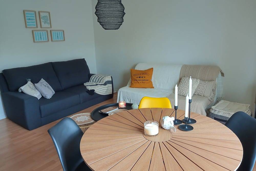Appartement entier, Apartment near the sea in a private residence with a small sea view on the terrace side in Carantec, Ceinture Dorée