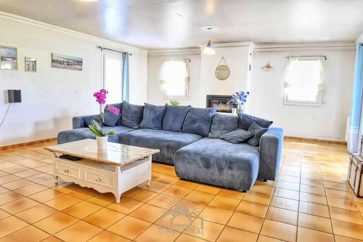 Maisons & Villas pour 8 Personnes in Le Rouret, Côte méditerranéenne (France)