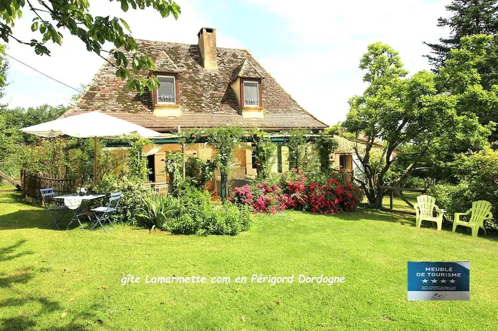 En pleine nature, gîte**** 12 kms de Bergerac. piscine privée, borne recharge Ve in Bergerac, Périgord Pourpre
