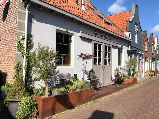 Logerij De Schuur in Zierikzee, Côte de Zeeland