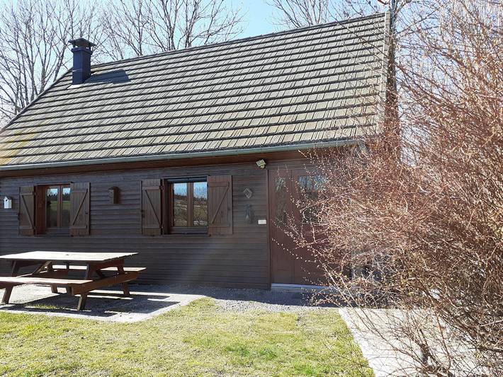 Gîte pour 5 personnes, avec terrasse et jardin à Chambon-sur-Lac - 3