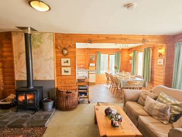 Villa for 8 Guests in Cairngorms National Park, Scotland, Picture 3