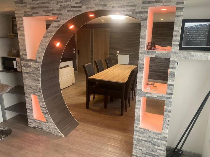 Gîte pour 16 personnes, avec Balcon et Jacuzzi ainsi que Terrasse et Vue à Fénay