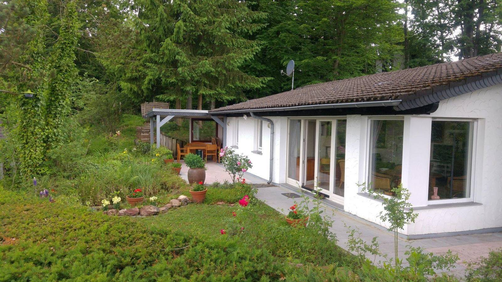 Ferienhaus mit Sonnenlage und Panoramablick. in Lissendorf, Vulkaneifel