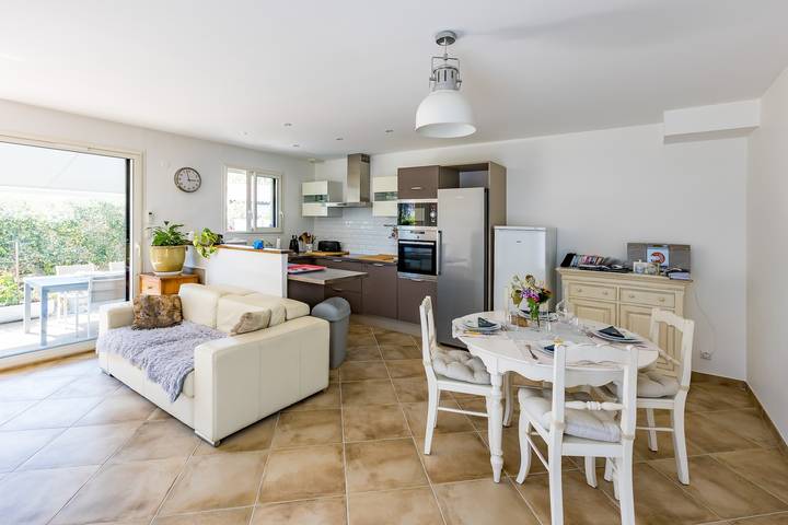 Cibelle - Charmante maison avec terrasse in Cers, Côte d'Améthyste