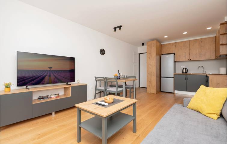Ferienwohnung für 4 Personen, mit Terrasse und Garten in Makarska - 4