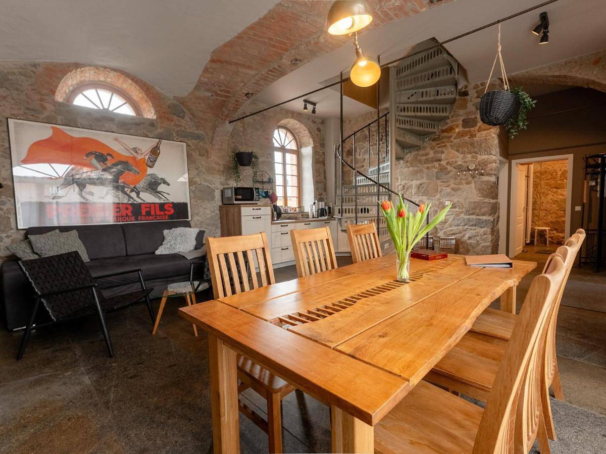 Cały apartament, Maisonette-Wohnung mit Kamin im historischen Gewölbe in Großharthau, Oberlausitz-Niederschlesien