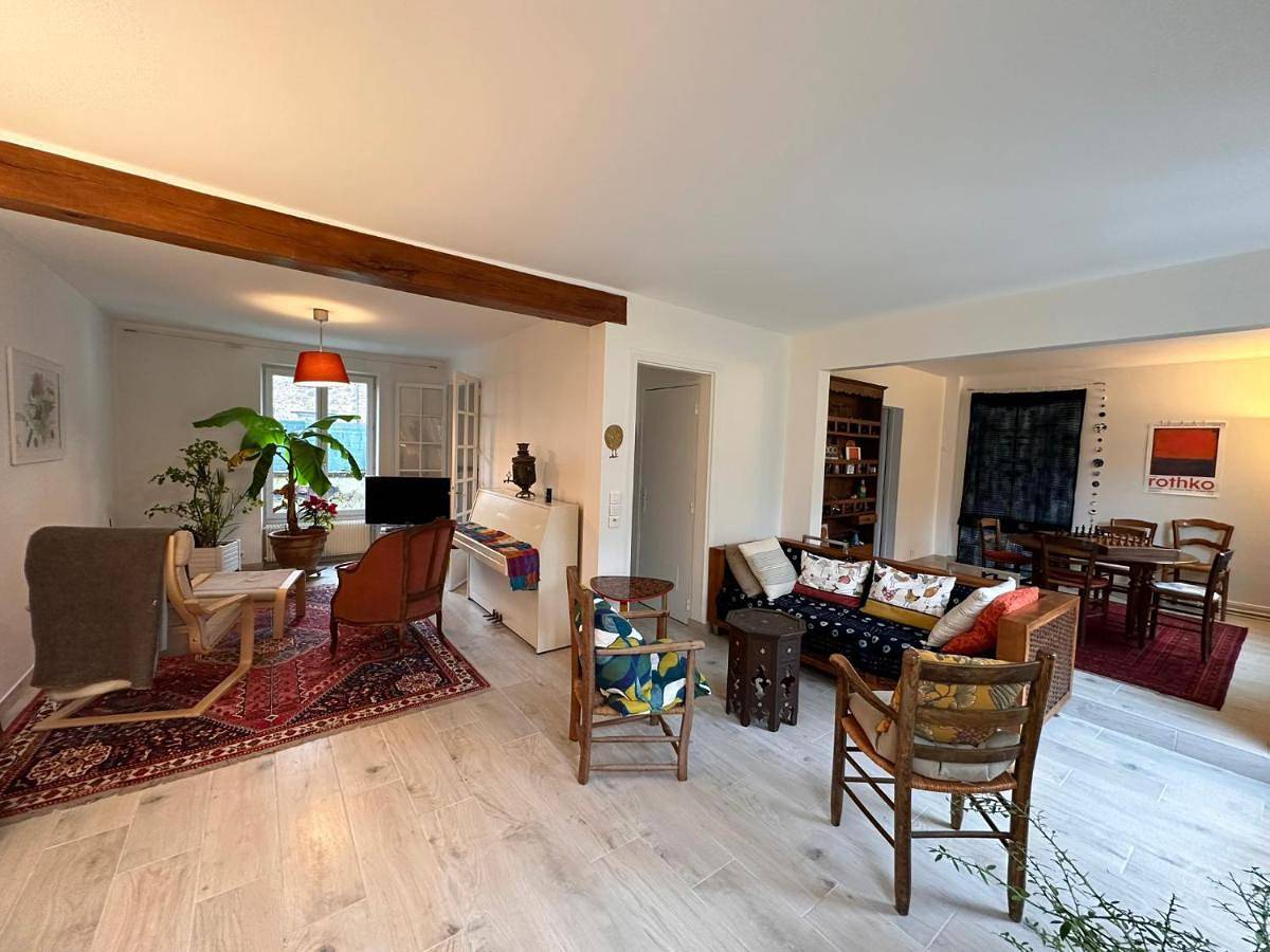 *Countryside in town * Close to Paris* in Chaville, Hauts-de-Seine