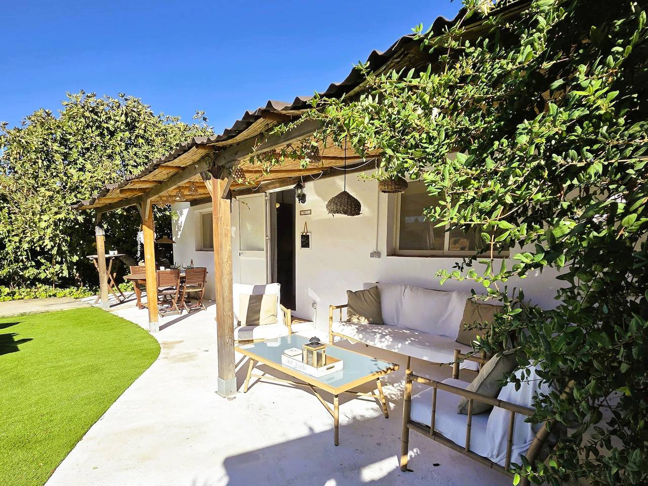 Casita mit geräumigem Privatgarten in Cártama, Málaga Provinz