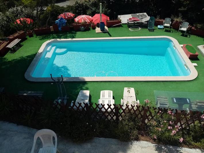 Location de vacances pour 4 personnes, avec vue ainsi que piscine et jardin à Le Muy - 3
