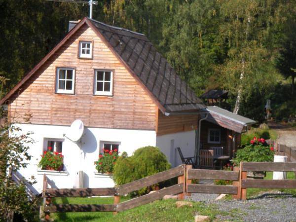 Ferienhaus in Elbersreuth mit Garten, Grill und Terrasse in Presseck, Oberes Maintal - Coburger Land