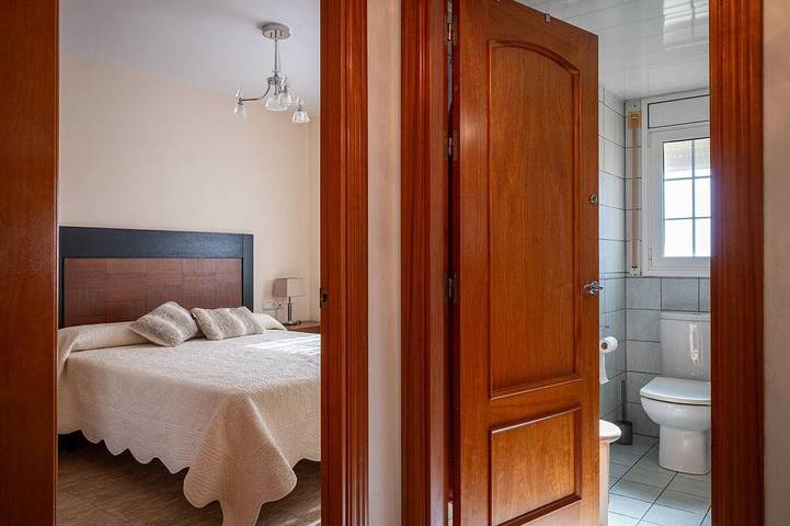 4-Bedroom Townhouse, Air-Conditioned, Near Beach in Creixell, Costa Dorada