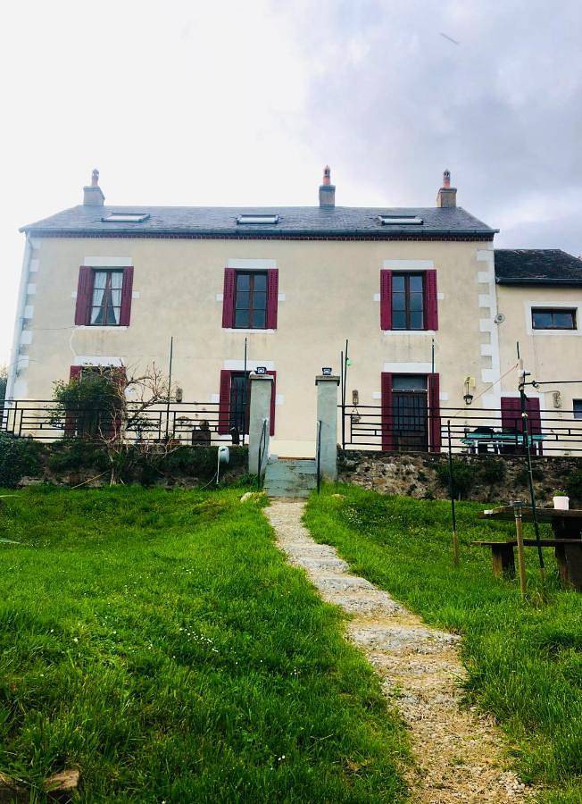 Location de vacances pour 12 personnes, avec Balcon et Terrasse ainsi que Jardin et Piscine à Lanty - 2