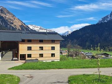 Bauernhaus für 7 Personen, mit Garten und Ausblick in Schoppernau